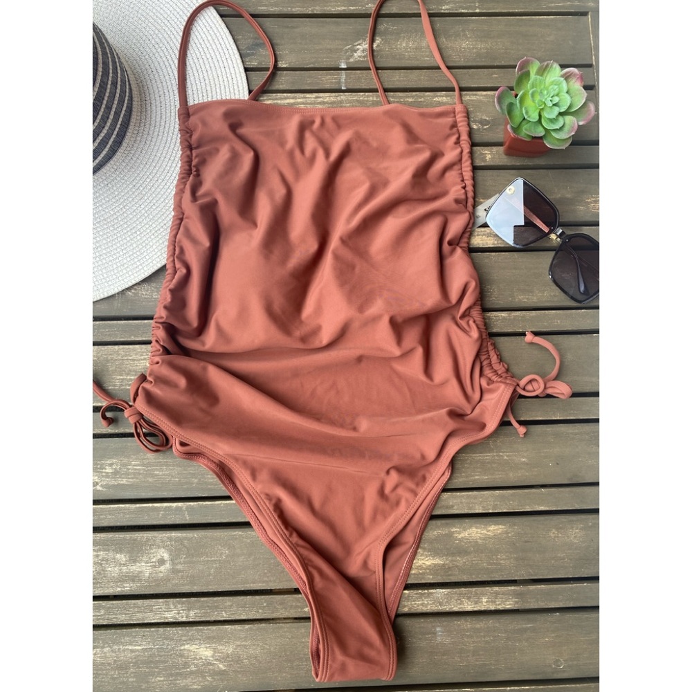 SHEIN ONE-PIECE SWIMSUIT